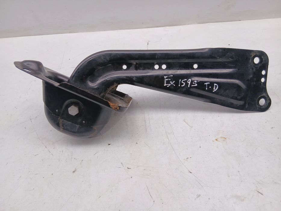 Braço de suspensão trás direito AUDI Q3 (F3B)