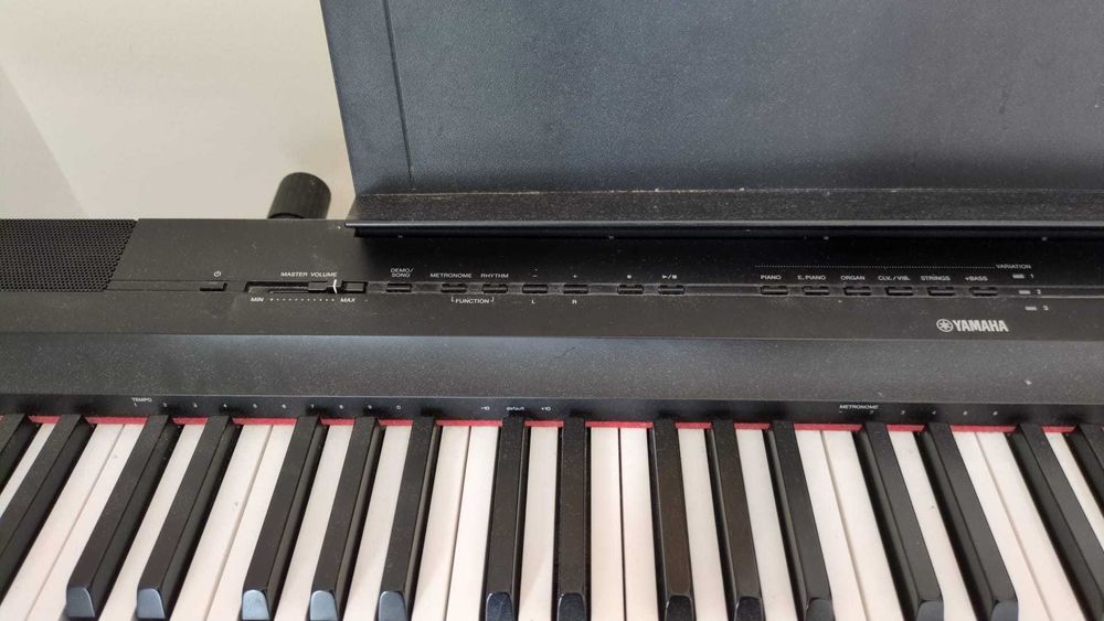 Piano Digital Yamaha P-125b Portátil