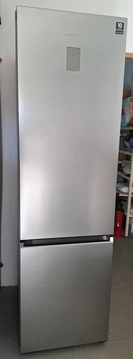 Frigorífico combinado Samsung Nofrost 390L - Inox (Modelo RB38T676CS9)