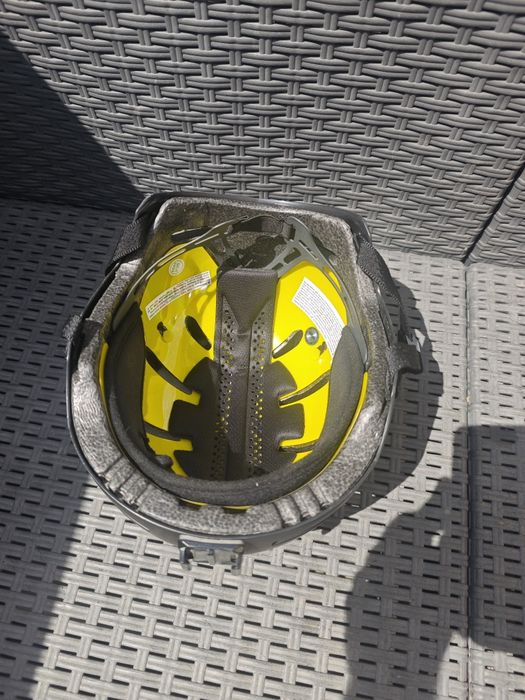 Capacete BERN + Suportes GoPro