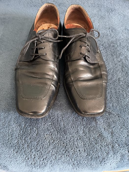 Vendo sapatos de homem usados 4€