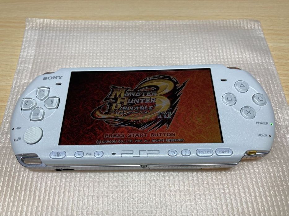 PSP 3000 Pearl White
