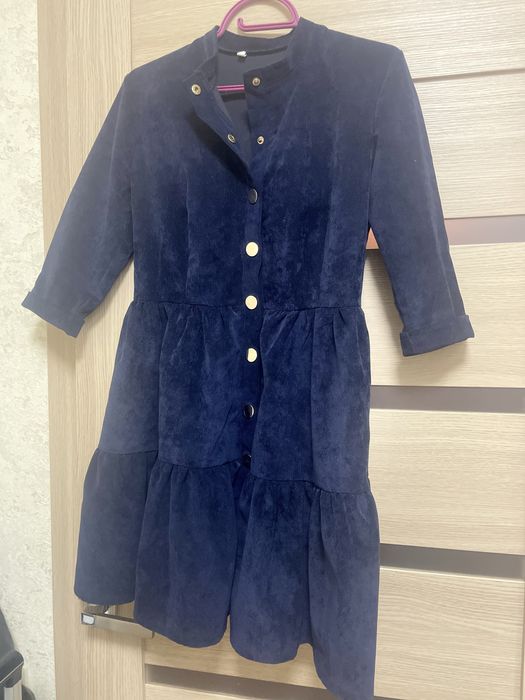 Сукня гарна на дівчинку.