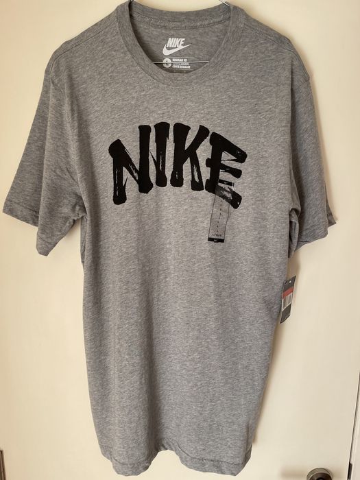T Shirt  Nike homem tamanho L  nova com etiquetas