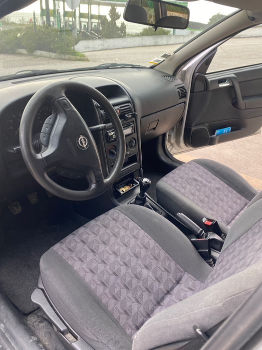 Opel Astra G Caravan 1.4 com fuga de óleo — photo 4
