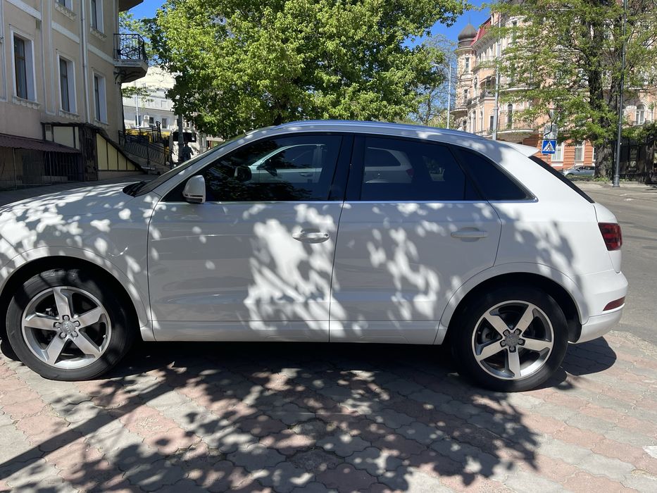 Продам свій Audi Q3