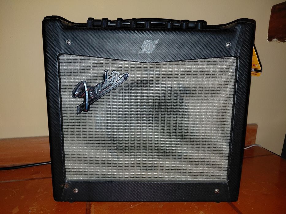 Amplificador de Guitarra Fender Mustang