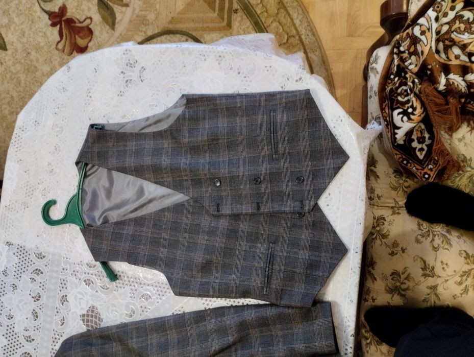 Костюм на випускний