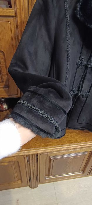 Kożuszek czarny rozm.L