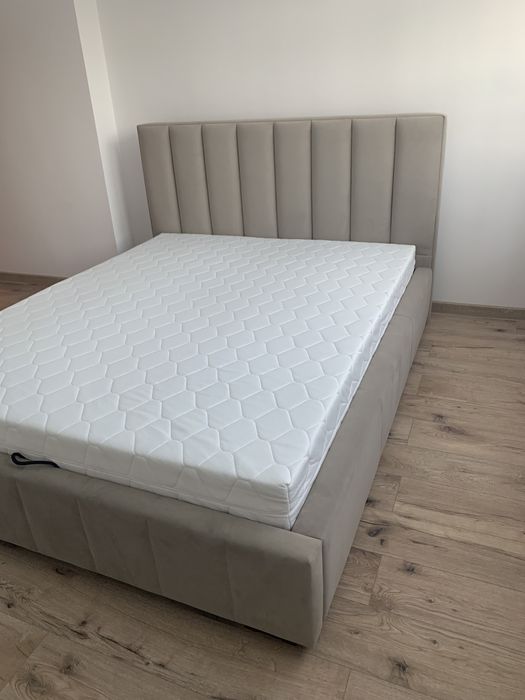 Łóżko tapicerowane 160x200 cm podnoszone, pojemnik na pościel