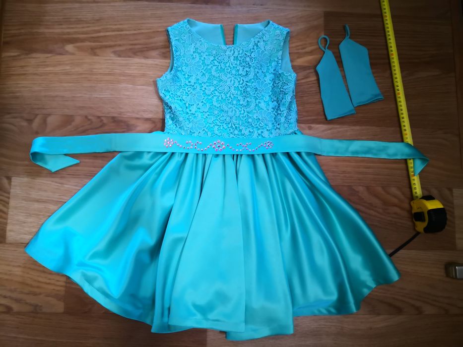 Плаття святкове .
