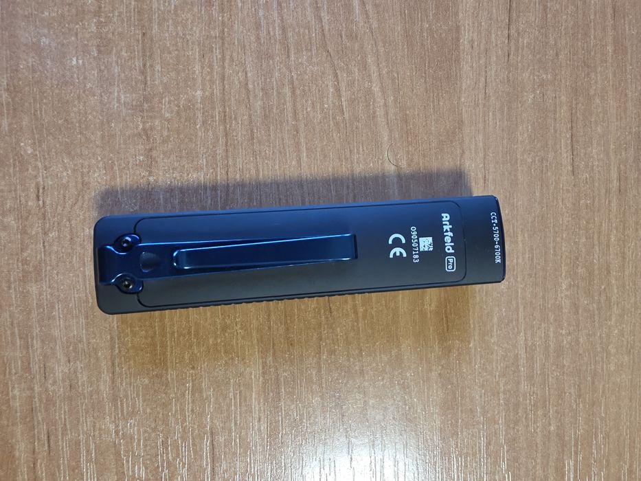 Olight arkfeld latarka