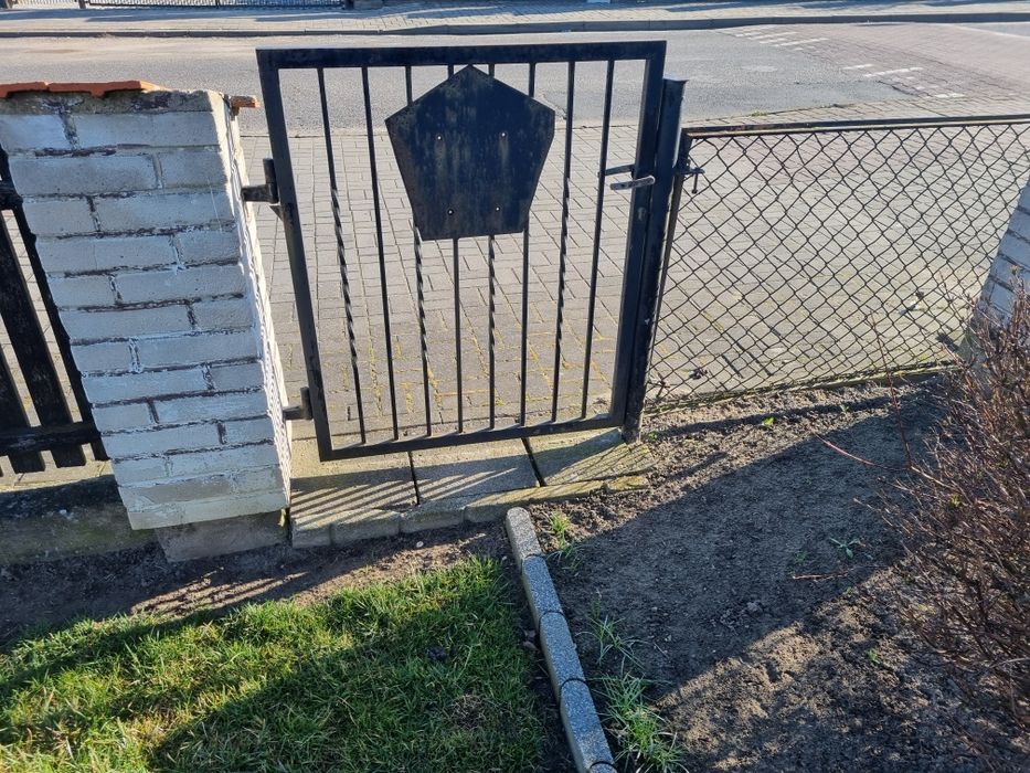 Brama przesuwna plus dwie  furtki