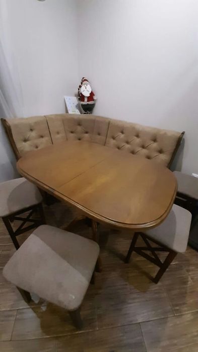 Обідній стіл
ніжка з масиву дуба
стільниця