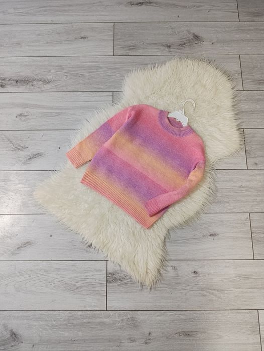 Светр для дівчинки