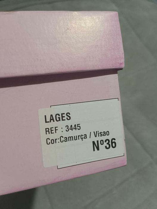 Botas cano alto camurça nunca usadas.