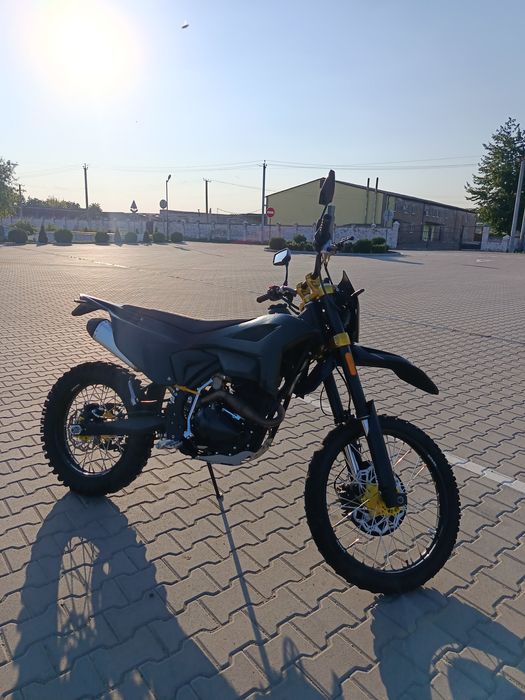 Продам Spark sp 300p1