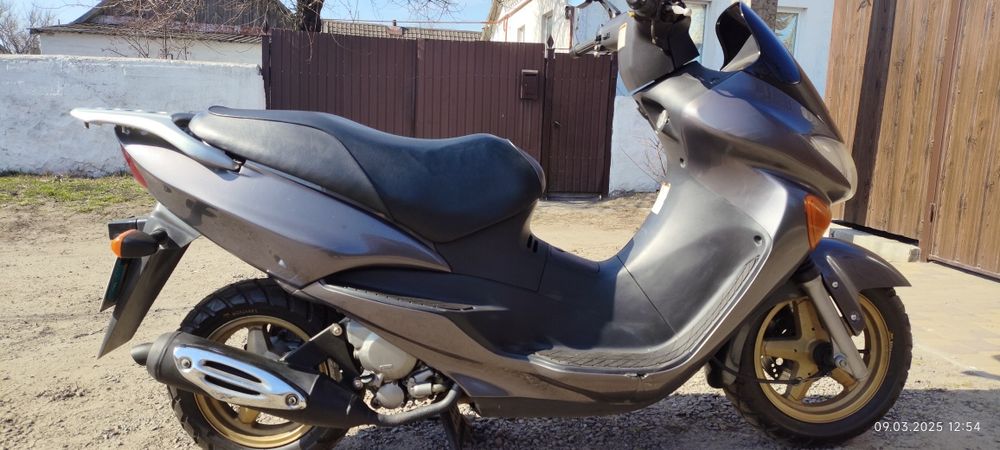 Продам Сузуки Авенис 150