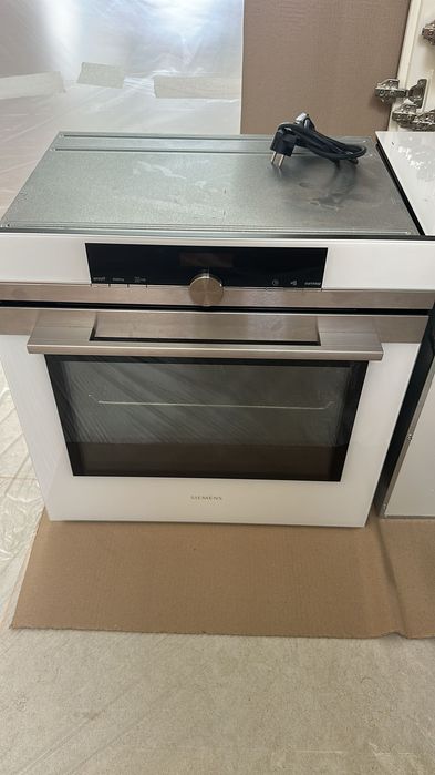 Forno Siemens HB673GBW1F — iQ700 — 71L — Pirólise — Excelente Estado