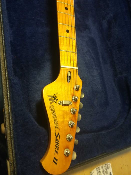 Guitarra Music Man Sabre II 6 cordas