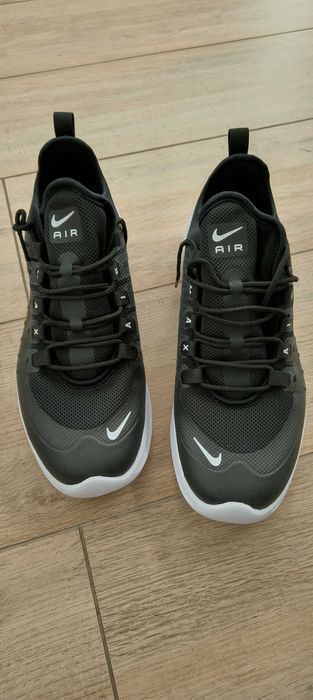 Nike Air Max Axis