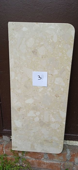 Parapety z konglomeratu