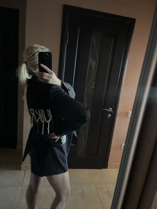 Піджак новий з вишивкою