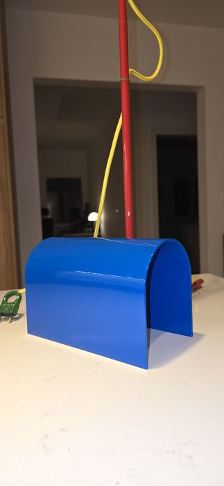 Candeeiro de pé com lâmpada