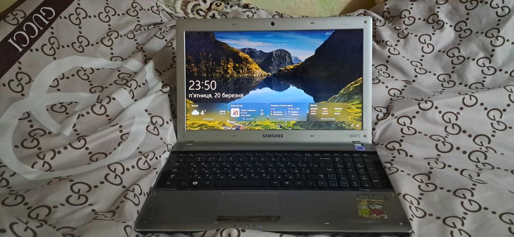 Ноутбук Samsung.