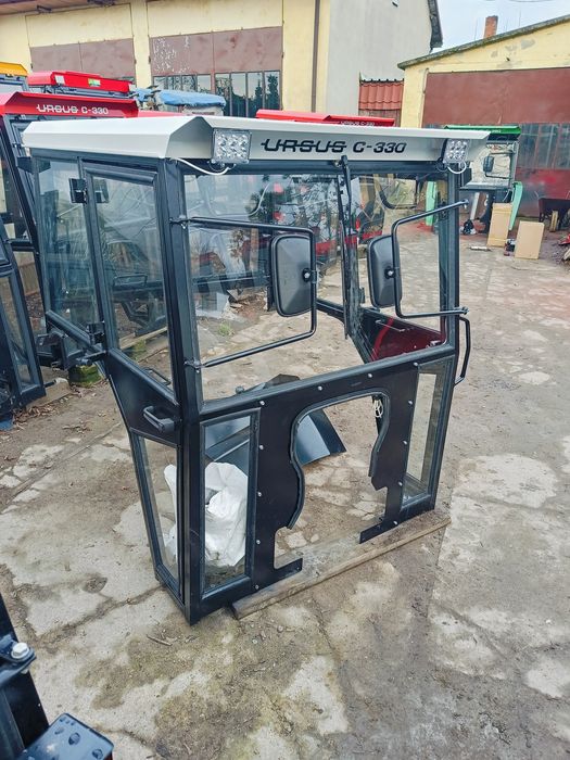 Kabina kabiny Ursus  ciągnik C-330 C-360 Mf Bizon  do C-360