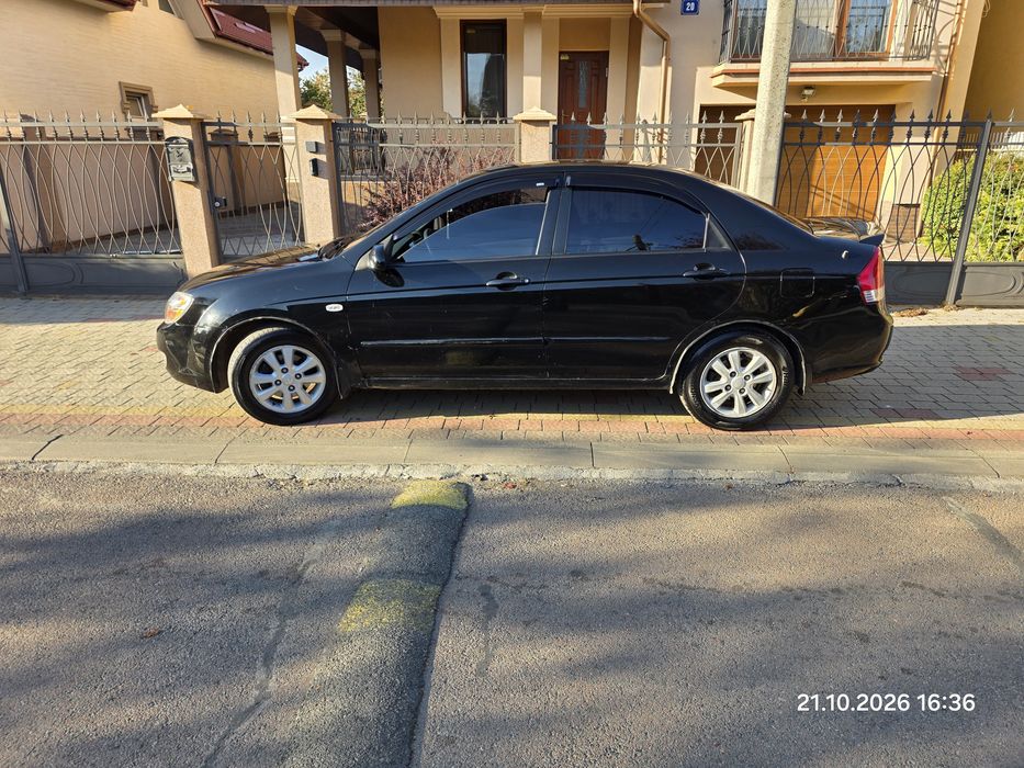 Продам Kia Cerato 1 механика газ бензин