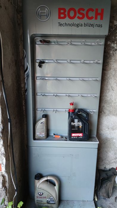 Sprzedam półki i wieszaki garażowe Lotos Bosch
