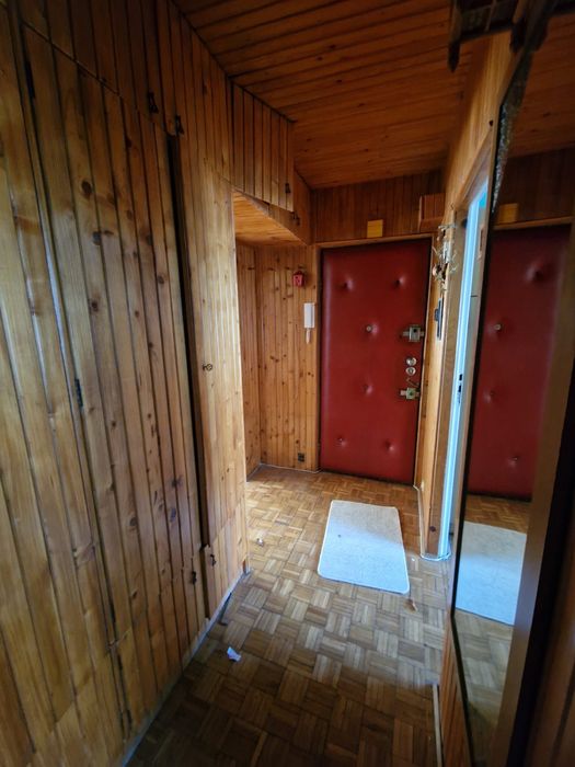SPRZEDAM 2-pokojowe mieszkanie z balkonem (loggia) – 1. piętro w wieżowcu z windą