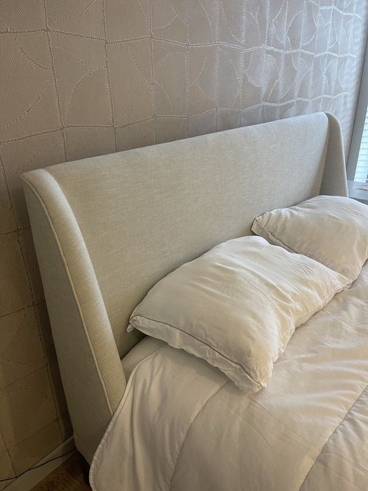 Cama de casal em tecido