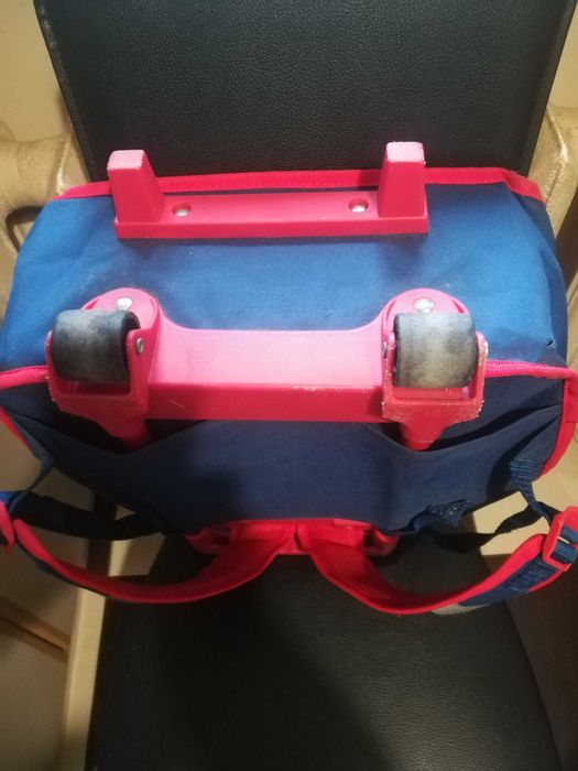 Продаю школьный рюкзак MARVEL " Spider-Man " человек-паук на колесах