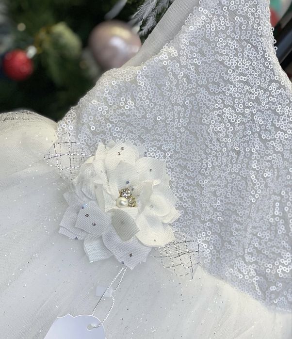 Продам дитяче плаття білого кольору