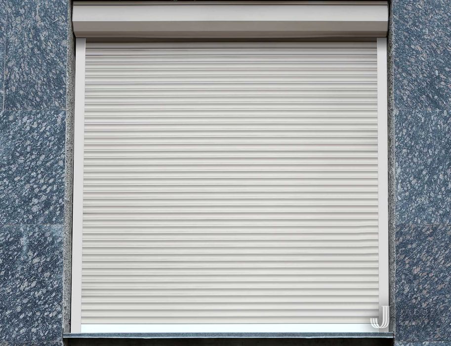 Защитные ролеты на окна под ключ. Рольставни на двери и гараж