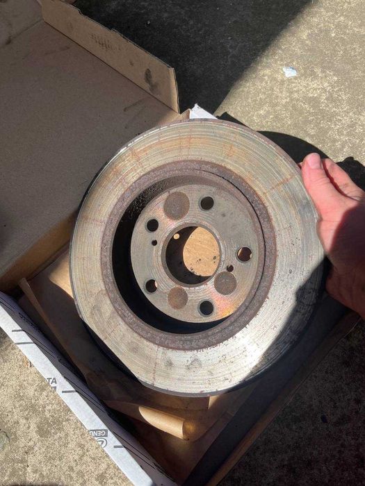 Гальмівні диски для Toyota Corolla