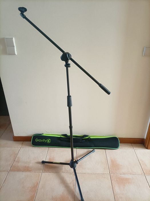 Vendo Suporte Microfone HÉRCULES com saco neoprene GRAViTY