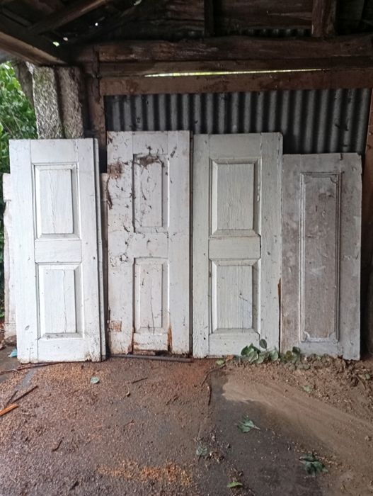 Vendo janelas muita bonita antiga