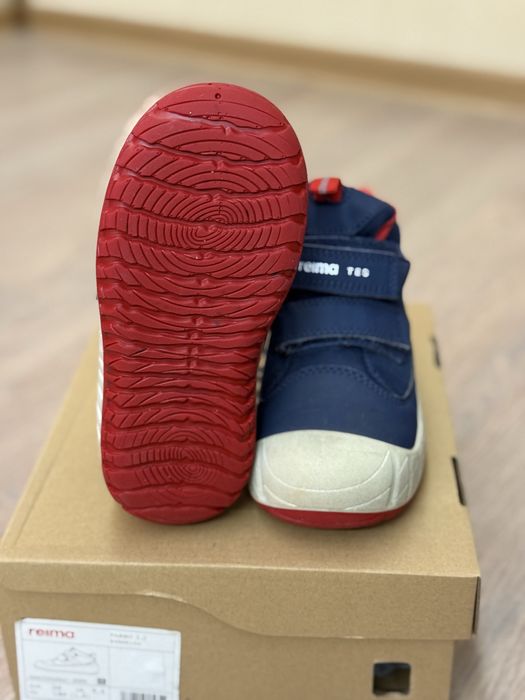 Продам демесезонні ботиночки Reima