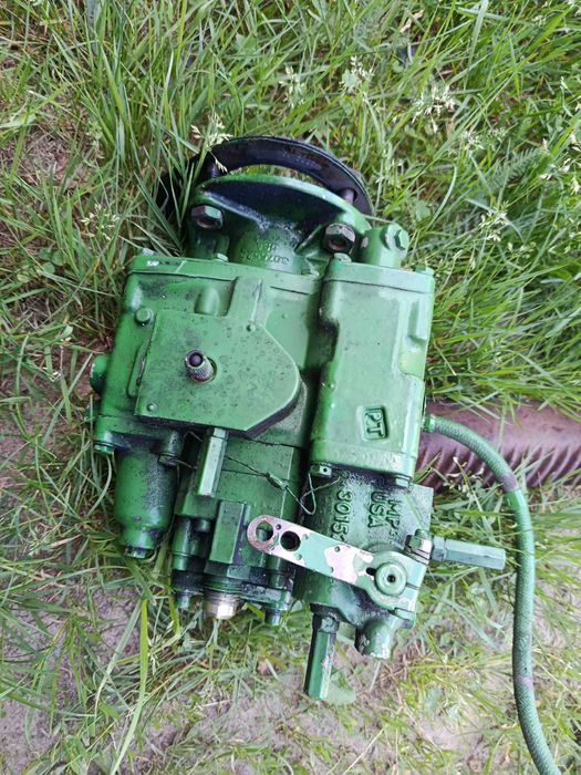 Pompa wtryskowa silnika cuminsa N14 440 koni  John deere