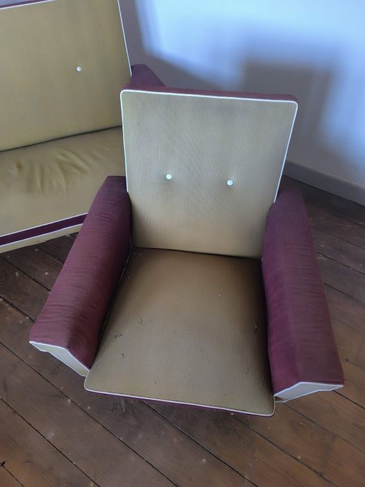 Sofá e poltronas antigos