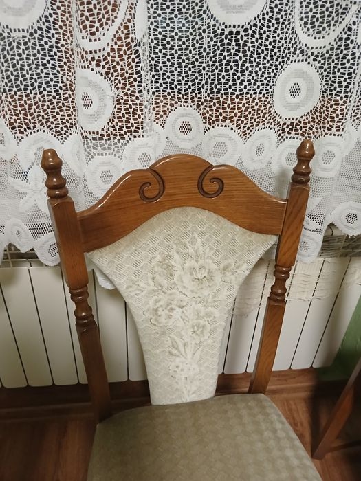 stół plus 6 krzeseł