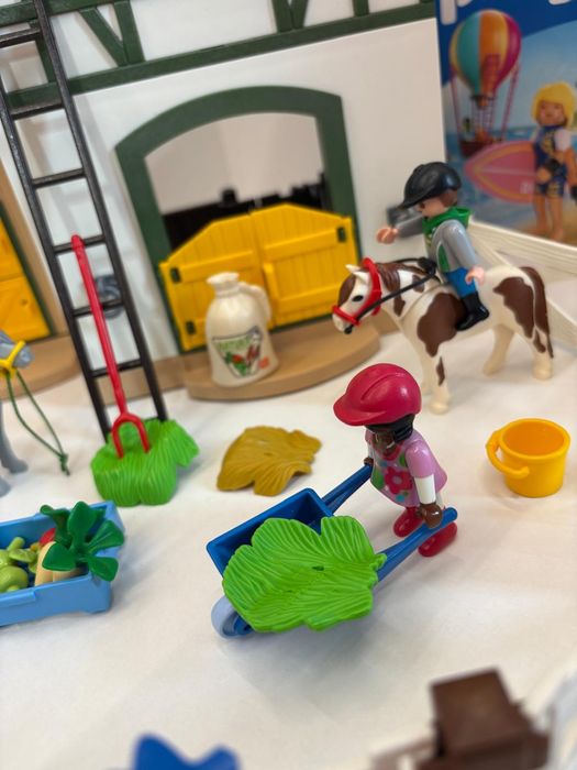Playmobil 6927 Stadnina kucyków 2/3