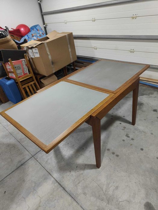 Conjunto mesa de sala extensível com 4 cadeiras