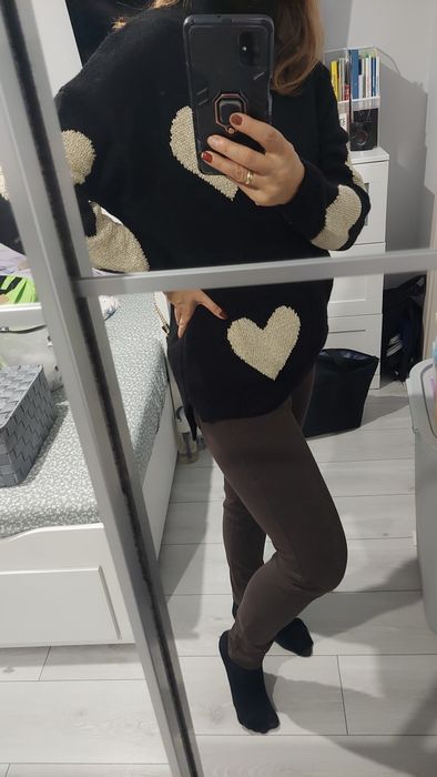 Golf, sweter czarny w złote serca