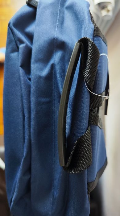 Mochila Escolar Azul Marinho, design moderno e prático da Ambar