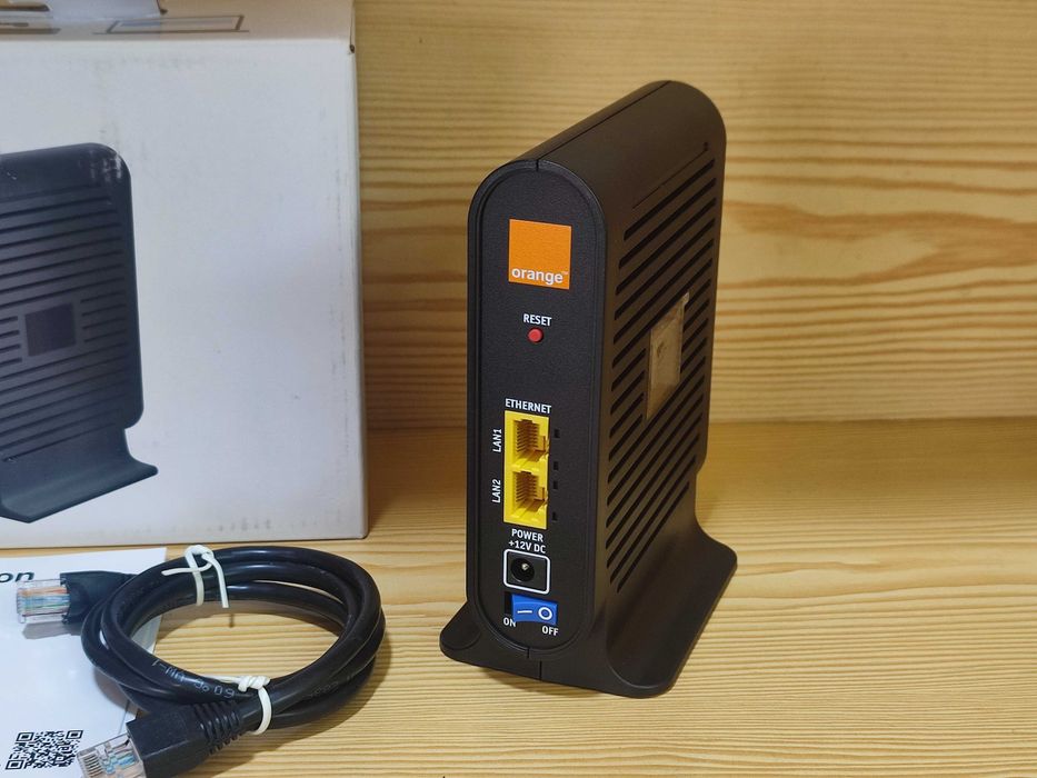 Repetidor Wi-Fi Extender Rede Pode utilizá-lo com adaptadores de Powerline para ter uma ligação Wi-Fi.