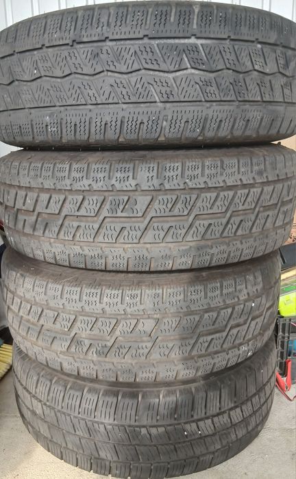 4 pneus 205x65x16 com jantes de ferro